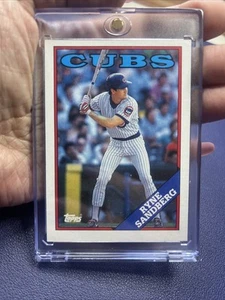 1988 Topps Baseball Card #10 Ryne Sandberg - CUBS - Picture 1 of 4