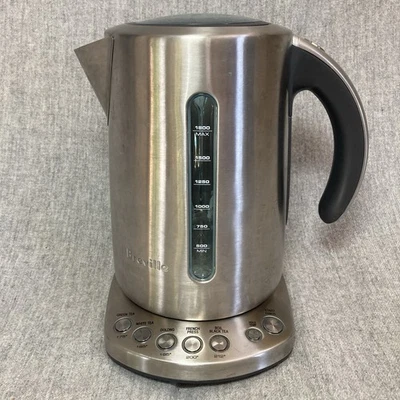 Breville BKE820XL Kettle 7-Cup Electric Kettle Brushed Stainless Steel EUC - Image 1 of 4