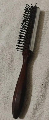 Escova de cabelo vintage redonda estilo rolo de ondulação escova de cabelo pequena madeira metal - Imagem 1 de 4