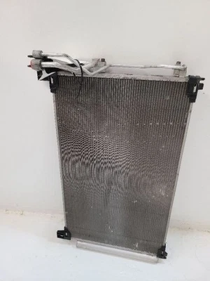 Condensador de aire acondicionado Hyundai Sonata 2015-2017 97606C2000 15-17 Foto 1 de 4