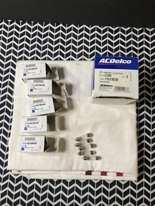 GM 11015639 REPLACEMENT INTERIOR ROOF LAMP, REAR LICENSE LAMP BULB lot of 5 - Picture 1 of 5