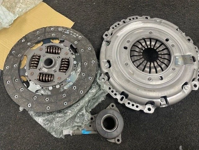BRAND NEW 3 PCE LUK CLUTCH KIT FOR FORD RANGER TRANSIT V363 2.0D ECOBLUE 2019ON - Image 1 of 1