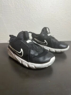 zapatillas nike sin cordones para niños pequeños Foto 1 de 3