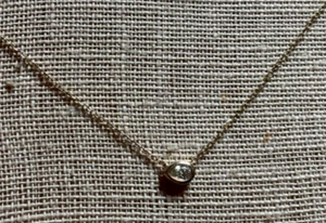 Collana NUOVA in oro giallo 14 kt con lunetta e diamanti a forma di pera est ovest - Foto 1 di 2