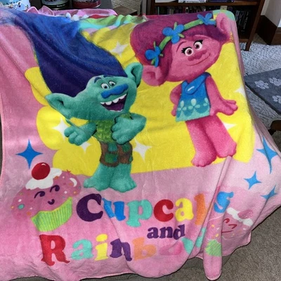 Manta súper suave Trolls 3' x 5' Foto 1 de 4