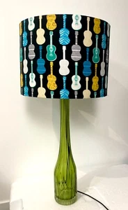 Up-Cycled Vase Tischlampe Handarbeit Gitarre Lampenschirm - Bild 1 von 10