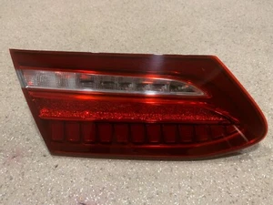 Rückleuchte Mercedes 238 RHD Hinten Links Heckleuchte Trunk Light A2389067301 - Picture 1 of 17