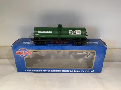 ATLAS O DIAMOND SHAMROCK 17,360 GALLON TANK CAR W/ KADEES! (3 RAIL SCALE) 17360 - Image 1 of 4