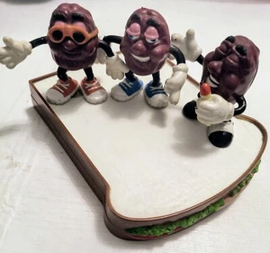 VINTAGE 1987 California Raisins Sandwich Stage  - Picture 1 of 2