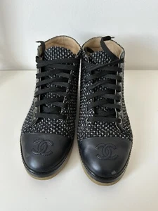 Chanel Tweed Leder Cap Toe CC Logo Schnür Stiefeletten Größe 36 - Bild 1 von 18