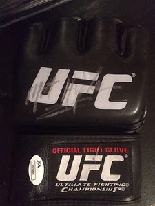 Matt Hughes Signed UFC Official Fight Glove HOF'er JSA COA - Picture 1 of 1