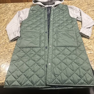 Chaqueta informal Free Assembly niñas talla L 10/12 verde con mangas sudadera gris Foto 1 de 4