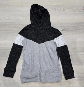 Boy’s Youth Runway Hooded Sweater Gray/Black Long Sleeve Size 5 NWT - Picture 1 of 3