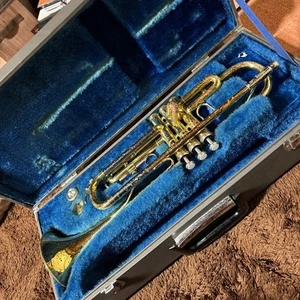 YAMAHA YTR-2320E Trumpet with Hard case fast ship from japan free ship vintage - Picture 1 of 9