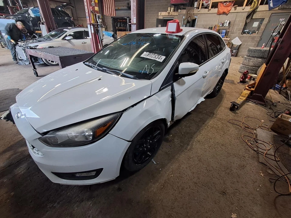 Used Front Left Door Interior Trim Panel fits: 2016 Ford Focus  Grade A Foto 1 de 4