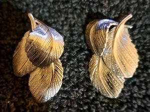 Vintage Castlecliff Clip-On Earrings. Silver Tone Leaf Pattern. 2" long. Signed. - Picture 1 of 4