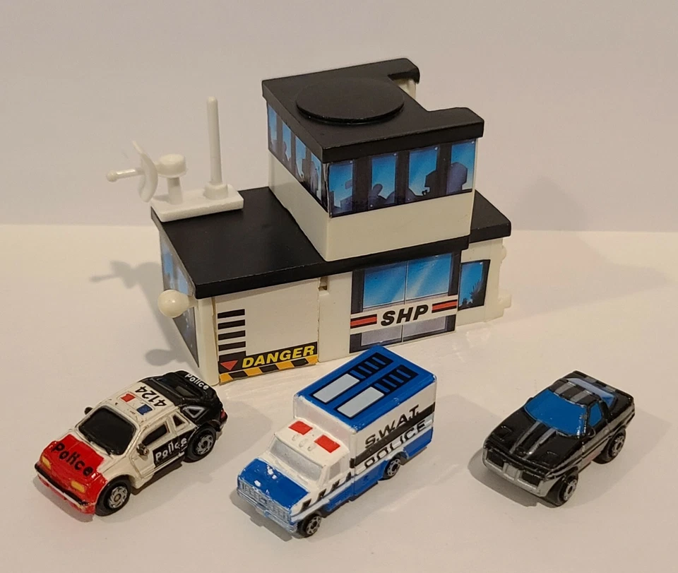 RARE 1992 Micro Machines Adventures Limited Edition Roadside Adventure 1. C