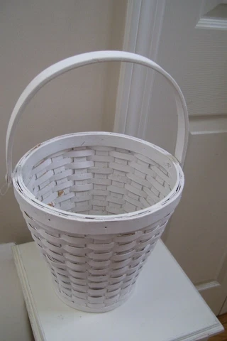 White Wicker Straw Basket Tall Oblong Wood Basket Pail Shaped Sturdy Handle New Cover