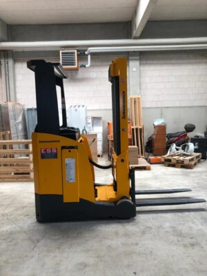 Schubmaststapler Stapler Jungheinrich ESM113 Elektrostapler Ladegerät Duplexmast - Bild 1 von 4