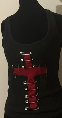 Tanque preto tamanho pequeno cruz vintage gótico anos 90 alternativa emo Y2K - Imagem 1 de 2