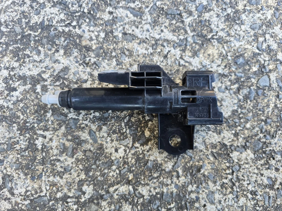 Genuine Subaru Forester 2016 -18 SJ Right Driver Washer Squirter Spray Nozzle RH - image 1 of 4