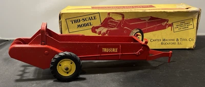 VINTAGE TRU-SCALE S- 403  MANURE SPREADER, YELLOW RIMS with BOX. - Image 1 of 4