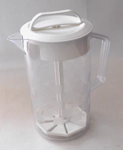 JARRA DE AGITACIÓN RÁPIDA Pampered Chef de 2 cuartos de galón - Patrón de tablero de ajedrez con tapa blanca - Imagen 1 de 13