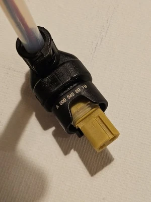 NEW GENUINE MERCEDES OIL PUMP CONTROL PRESSURE VALVE SOLENOID WIRING - Image 1 of 4