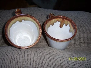 VTG PFALTZGRAFF USA 2 COFFE MUGS BEIGE WITH BROWN DRIP GLAZE VERY GOOD CONDITION - Picture 1 of 3