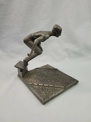 Estatuilla de colección de escultura de peltre de Marcel Jovine 1983 1984 Juegos Olímpicos de natación  Foto 1 de 4