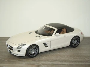 Mercedes SLS AMG Roadster - Norev 1:18 *72445 - Bild 1 von 5
