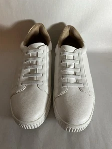 NIB SOUL Naturalizer Women's Tia Step-In Sneaker White/Gold Casual Walking 9.5 - Picture 1 of 6