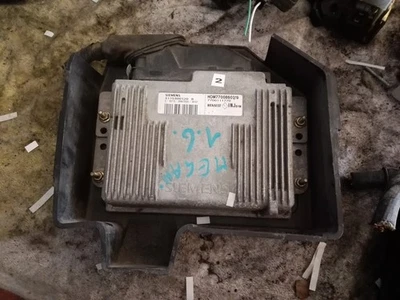 8200025769 Centralina iniezione  RENAULT MEGANE 1a Serie 1.6 Coach RN Cpé - Immagine 1 di 2