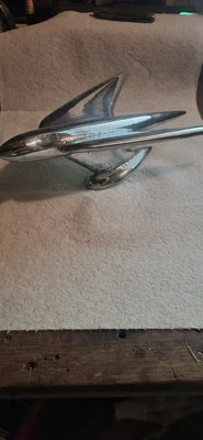 De colección RARO 1950 JET AVIÓN/Cohete Granero Golondrina Cromo Capucha Adorno Foto 1 de 4