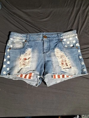 Juniors Size 9 Denim Shorts Xhilaration Blue Red and White Flag 5 Pocket - Image 1 of 4