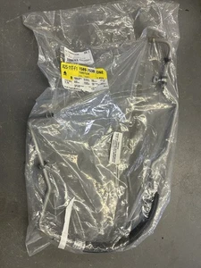 2009-11 BUICK LUCERNE GENUINE GM AUTO TRANS FLUID COOLER LOWER LINE # 15897538 - Bild 1 von 3