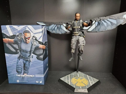 Hot Toys Falcon Captain America Winter Soldier 905012 Cover