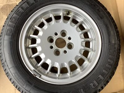 Llanta y neumático de repuesto BMW E30 OEM 318,320,325,M3,COUPE-SEDÁN-VERT-TOURING NUEVO Foto 1 de 4