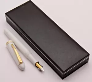 Kanwrite Desire Marble White Resin Acrylic Fountain Pen Dualtone Nib With Box - Picture 1 of 8