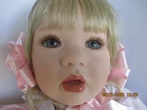 Muñeca artista vinilo 27" Chloe Love de Rossellini para Great American Doll Co. certificado de autenticidad - Imagen 1 de 10