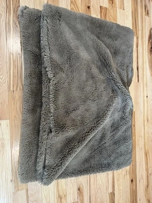 Unhide Marshmallow Blanket Mocha Brown 60”x80” No Packaging - Image 1 of 3