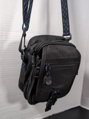 SAMSONITE PADDED CROSSBODY CAMERA BAG/ CASE/PURSE WITH COMPARTMENTS  BLACK EUC - Image 1 of 4