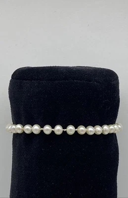 Brazalete de oro amarillo de 14k con diamantes cuerpo a cuerpo y perlas de agua dulce de 7,25" 6,1 g Foto 1 de 4