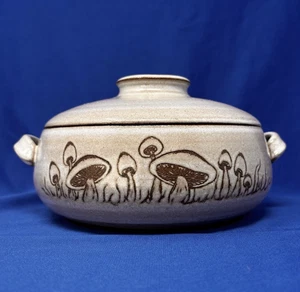 Cazuela Studio Pottery con tapa con champiñones - Imagen 1 de 13