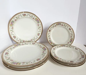 Juego de vajilla Farberware Bellini 8 platos florales oro 22K 4 cenas 4 ensaladas - Imagen 1 de 13