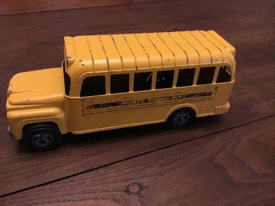 Autobús escolar Hubley 2 de colección (desgaste de pintura) Foto 1 de 4