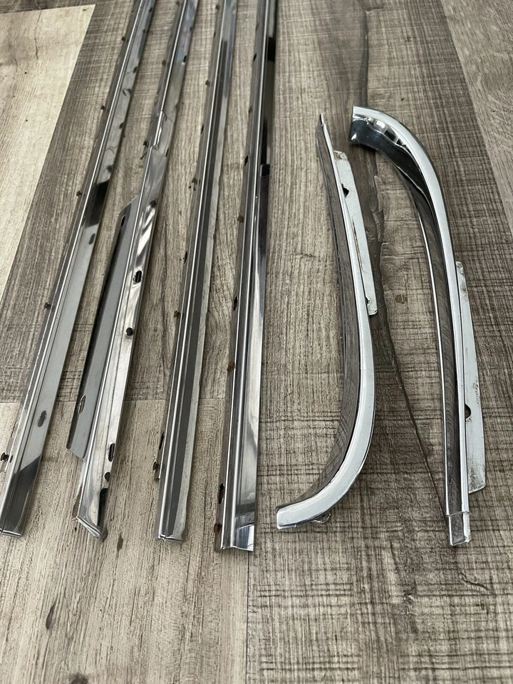 Ford Galaxie Custom 500 XL 1964 4 puertas sedán moldura cinturón 1963 OEM Mercury Foto 1 de 4