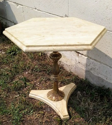  Латунный пьедестал середины века шестиугольный травертиновый мраморный низкий приставной столик - Изображение 1 из 4