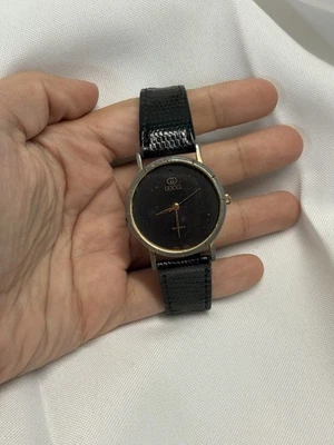 Reloj Gucci Swiss Cuarzo Esfera Negra Correa Cuero. Foto 1 de 3