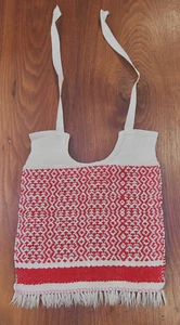 Handgewebtes Baby/Kleinkind Lätzchen mit Fransen rot & weiß Baumwolle 9 x 11 Zoll - Bild 1 von 5